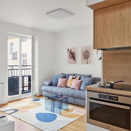 Bright Apartment In New Town By Prague Days Exterior photo